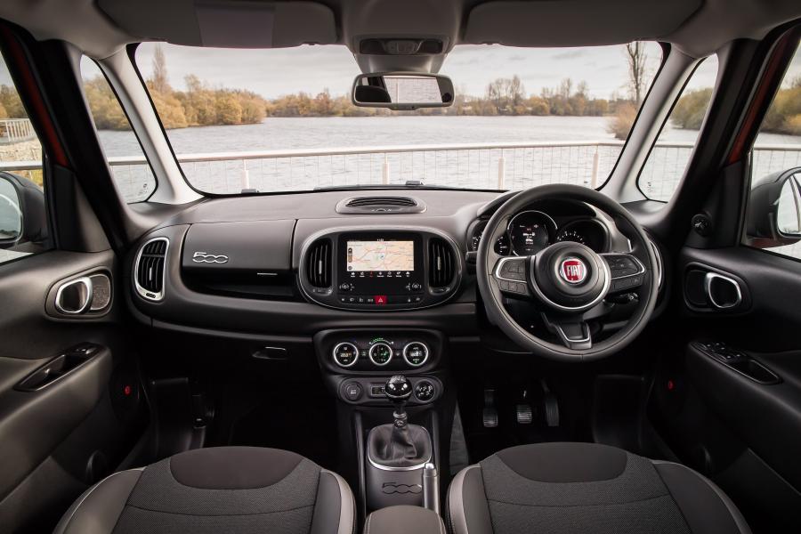 Торпедо Fiat 500L Cross (330) 2017 года  (UK) (фото 50 из 89)